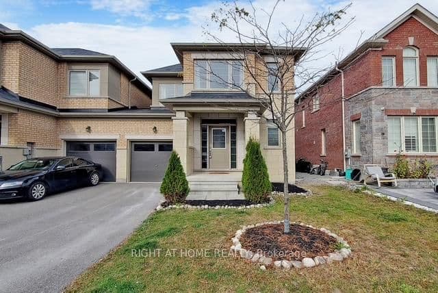 24 Frederick Pearson Street N