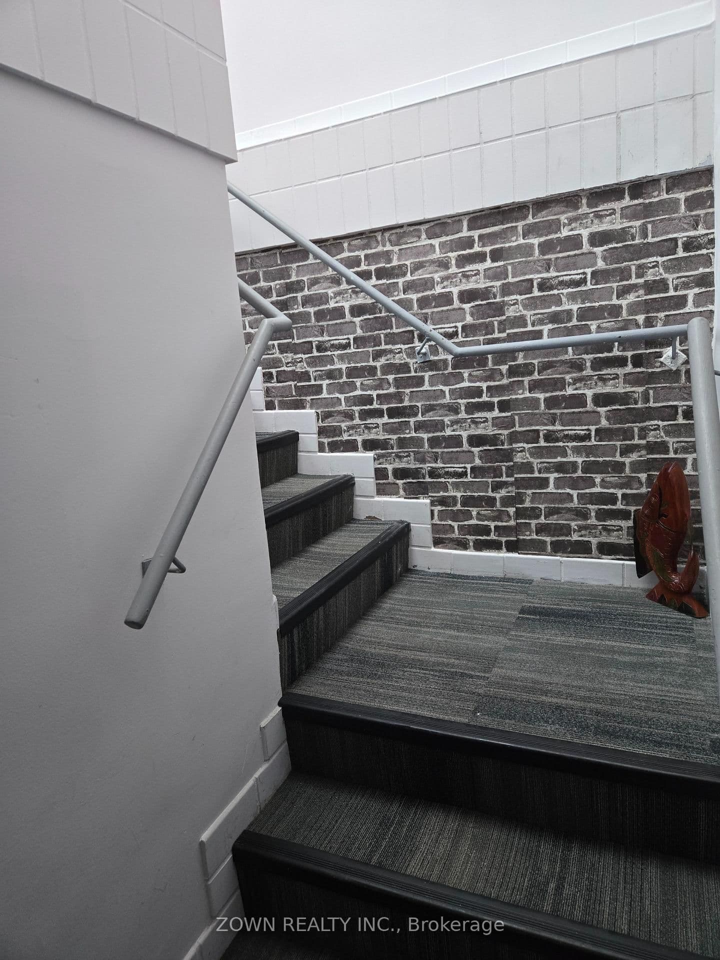10014 Yonge Street N thumbnail 2