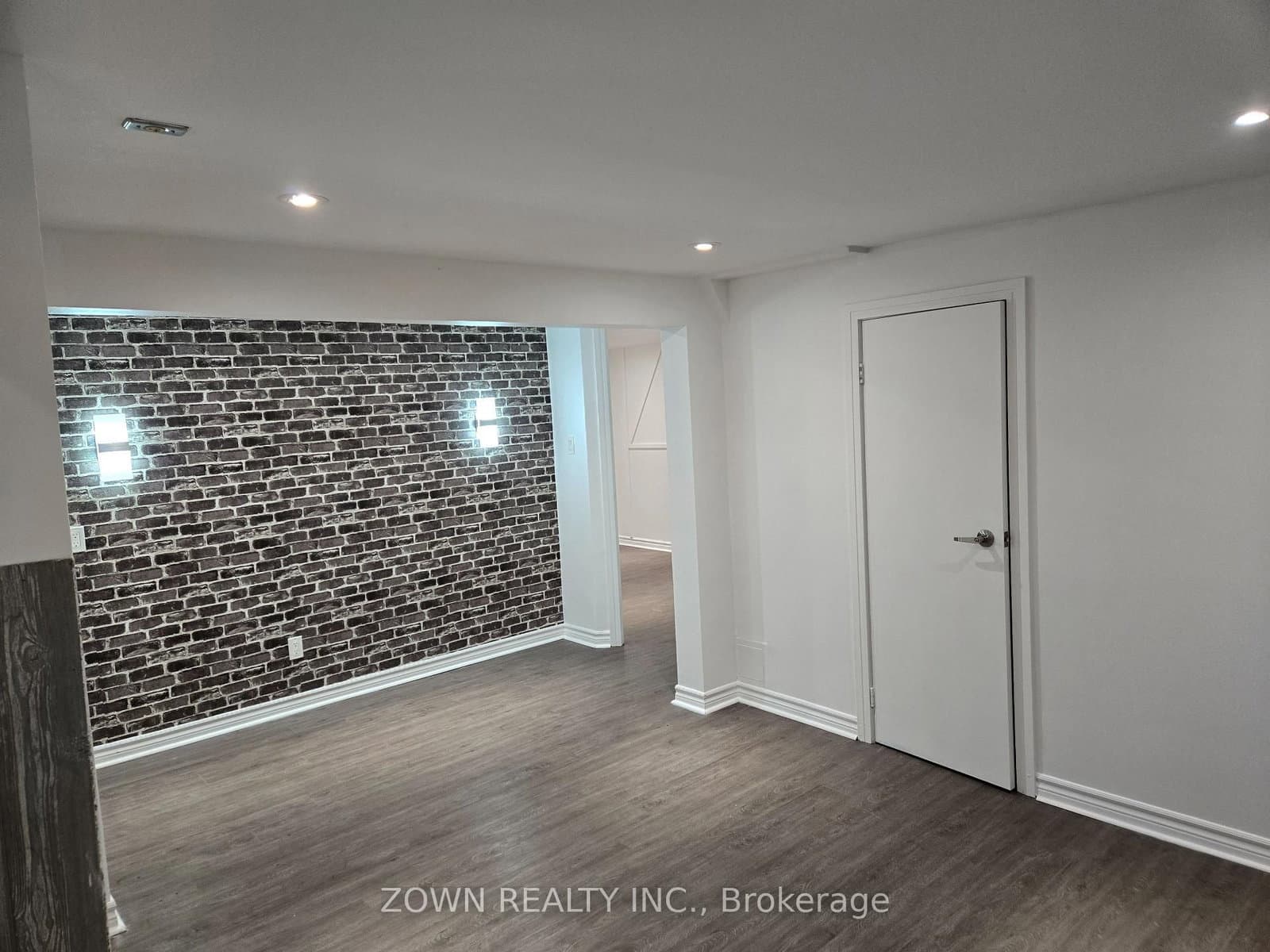 10014 Yonge Street N thumbnail 4