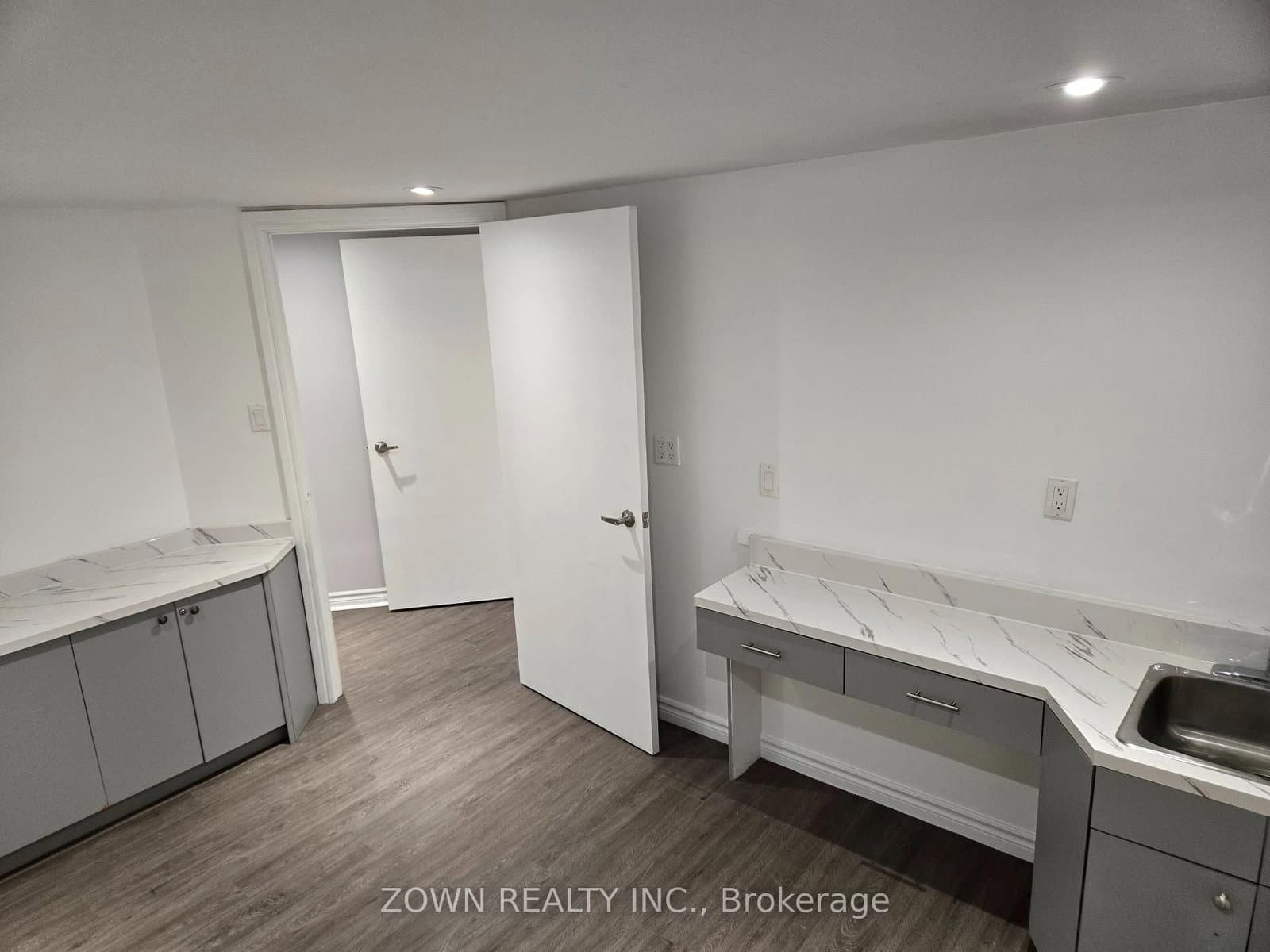 10014 Yonge Street N thumbnail 6