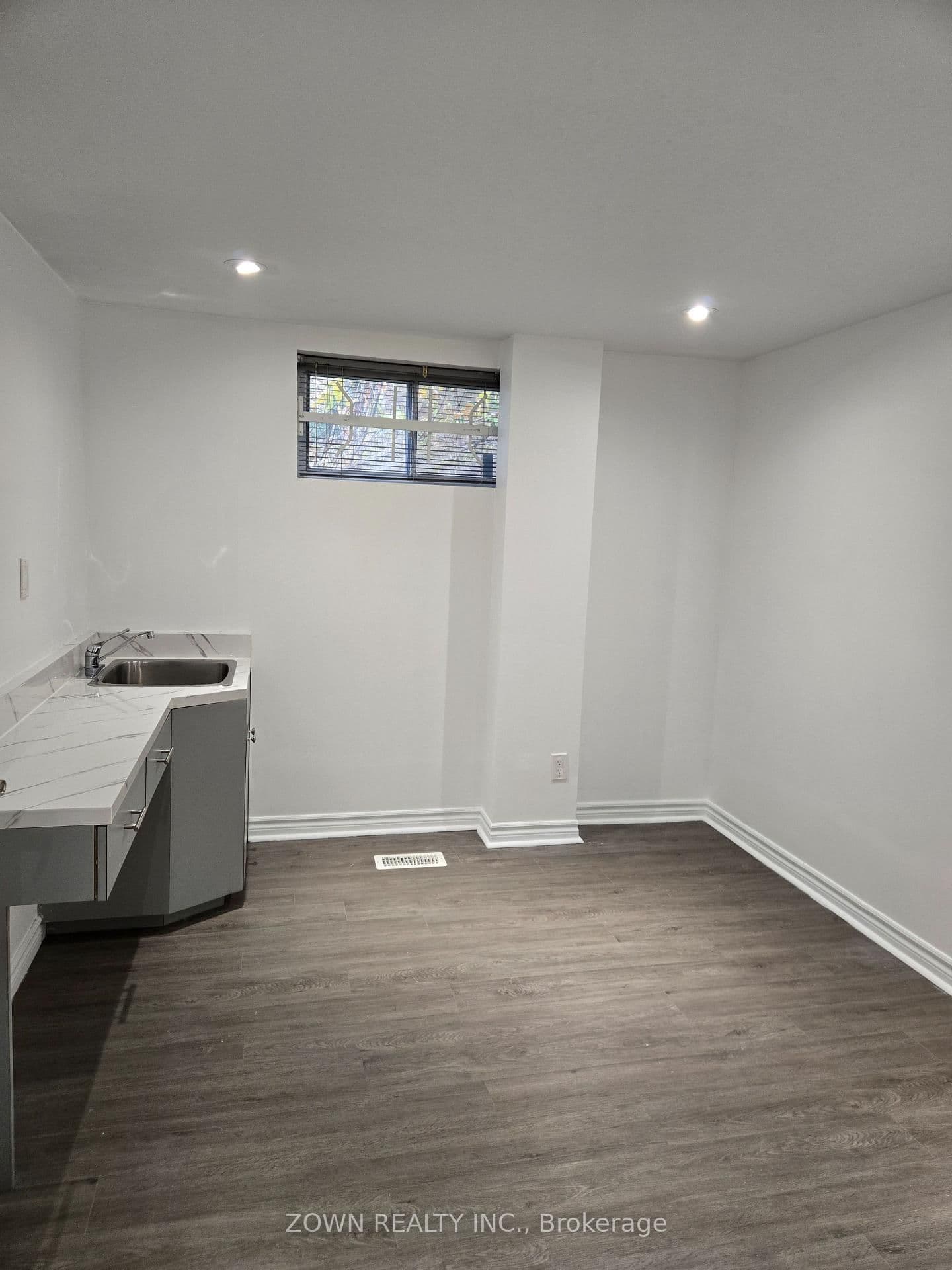 10014 Yonge Street N thumbnail 7