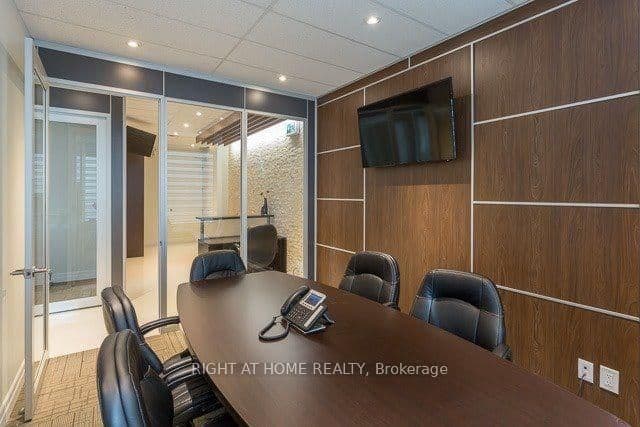 7191 Yonge Street, Unit 509 thumbnail 4