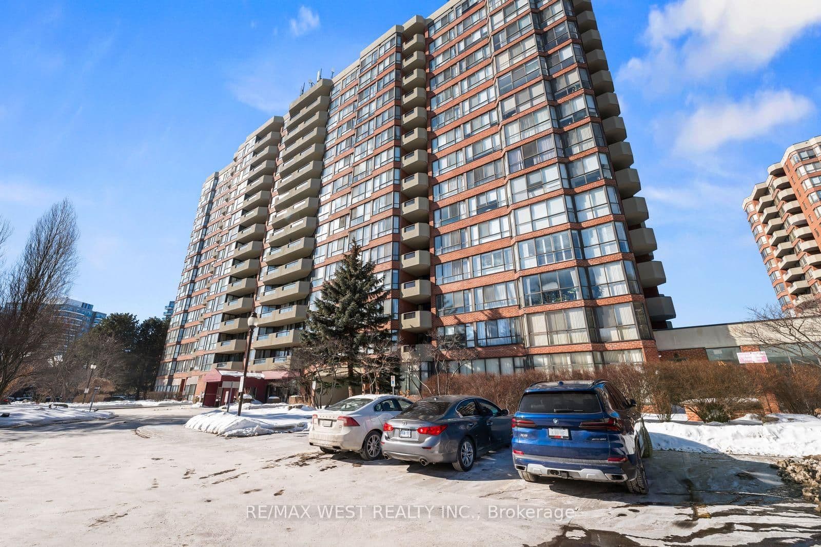 #502 - 100 Observatory Lane