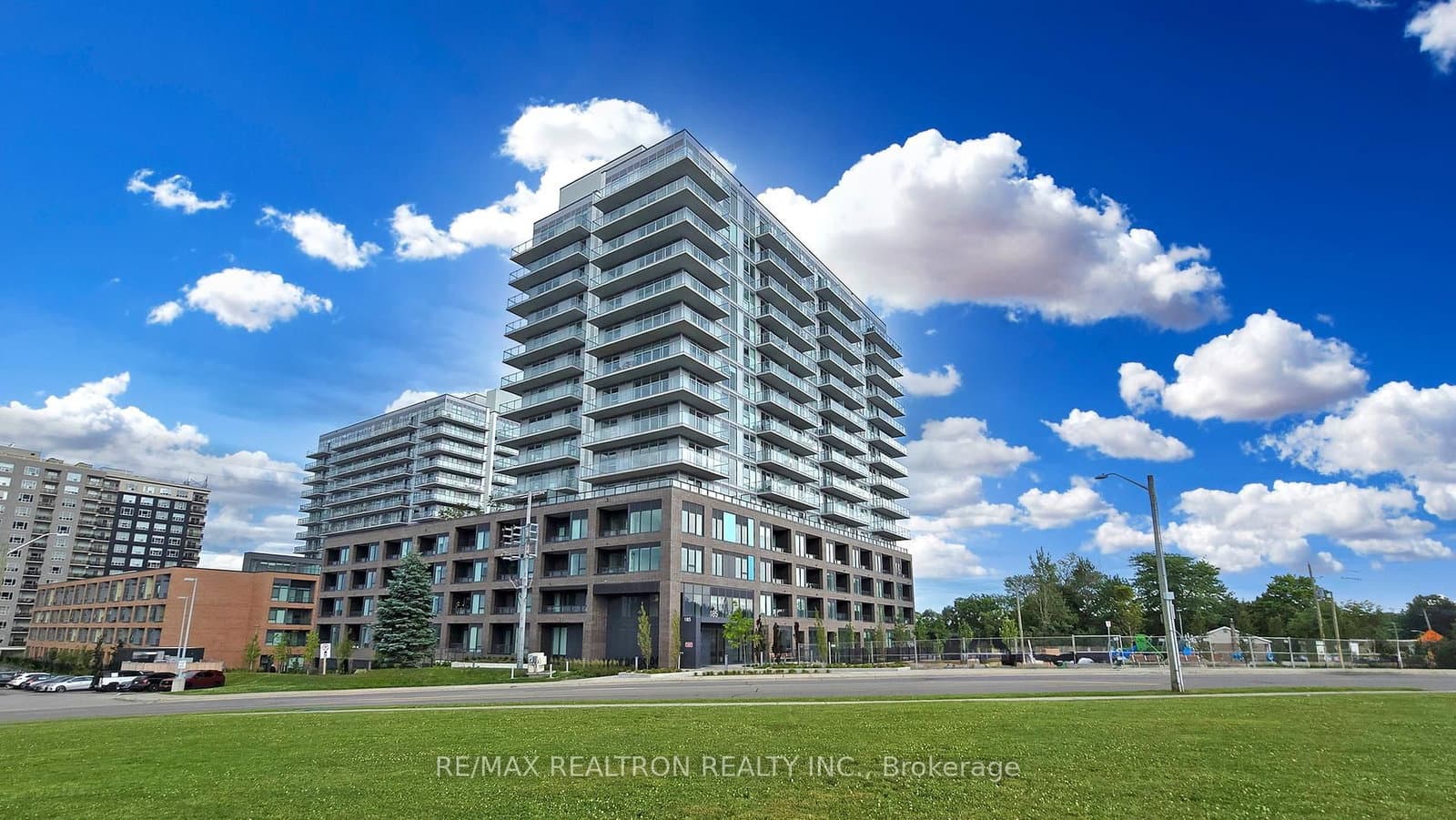 #909 - 185 Deerfield Road