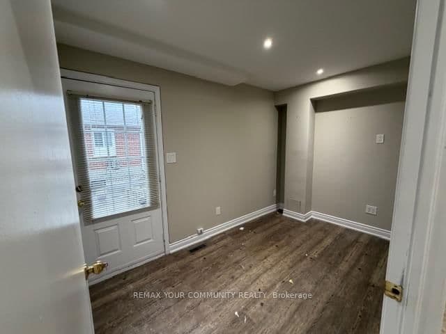 13 John Street W, Unit C thumbnail 7