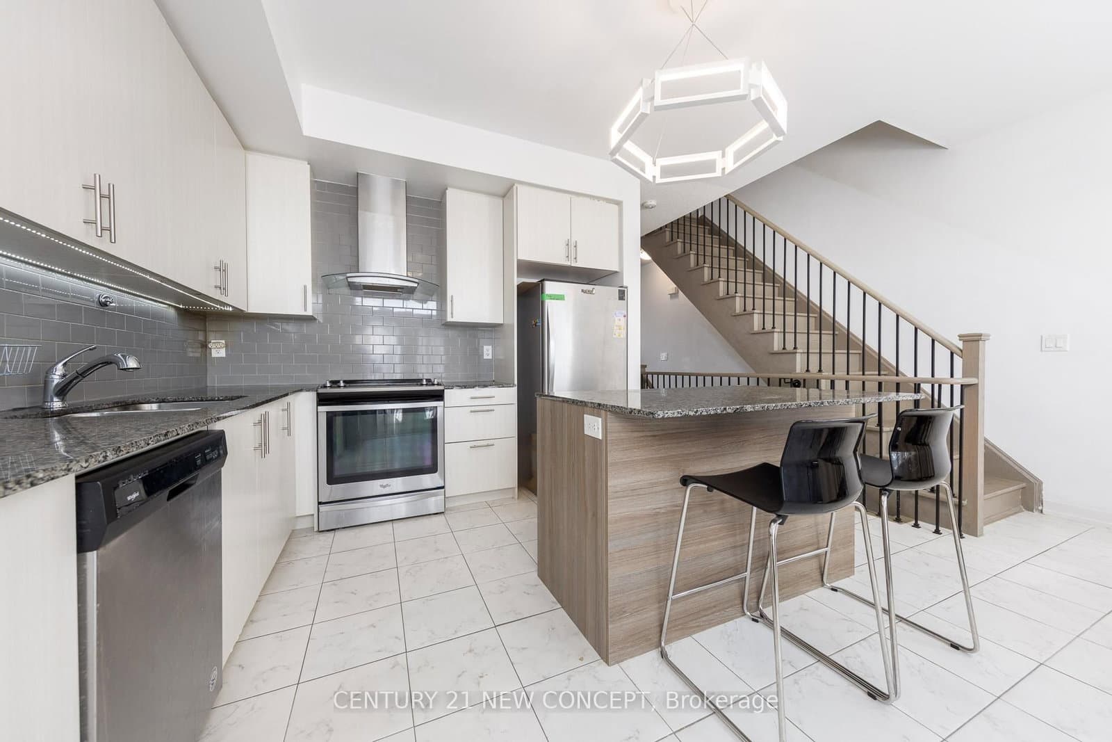227 Harding Park Street thumbnail 6