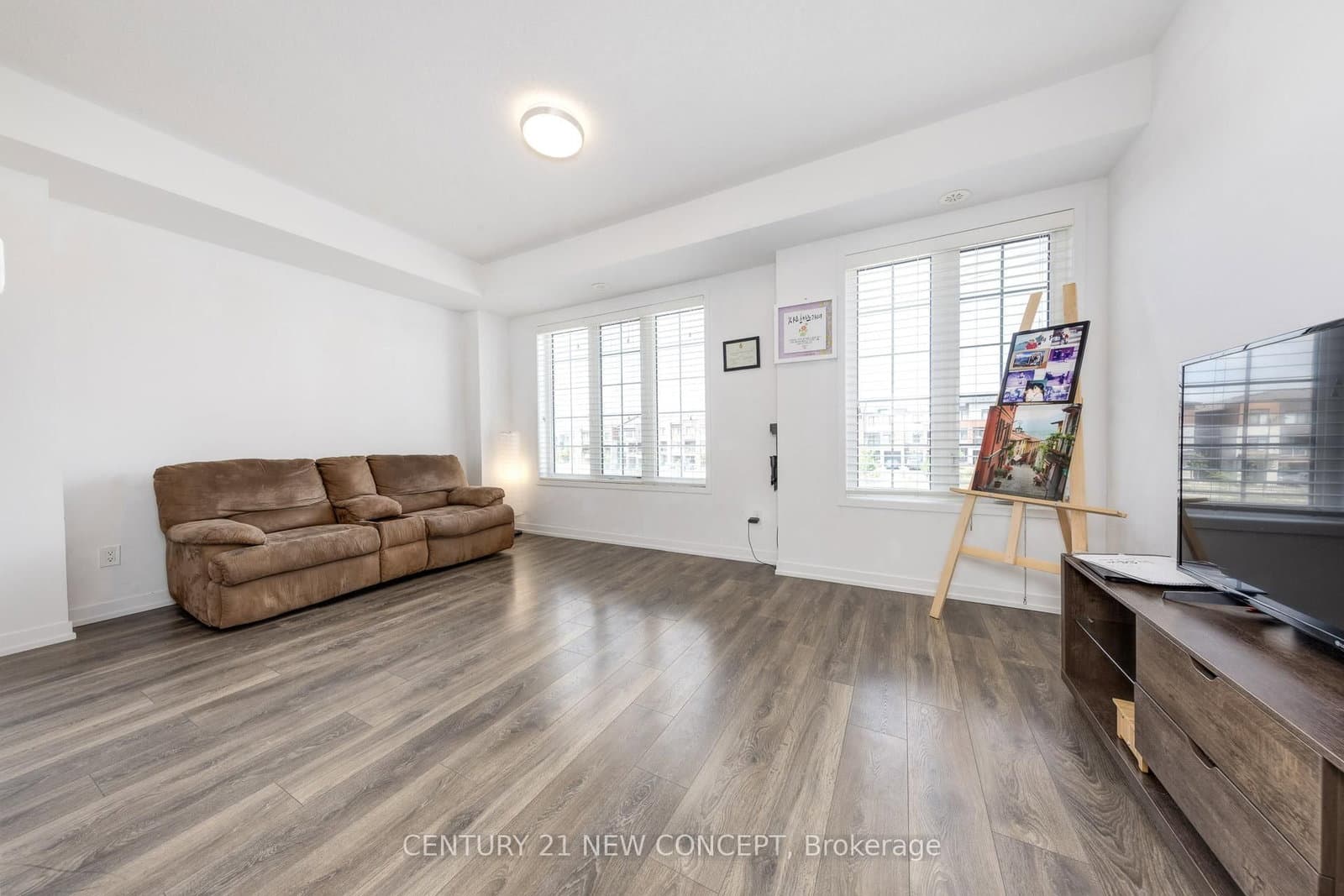 227 Harding Park Street thumbnail 8