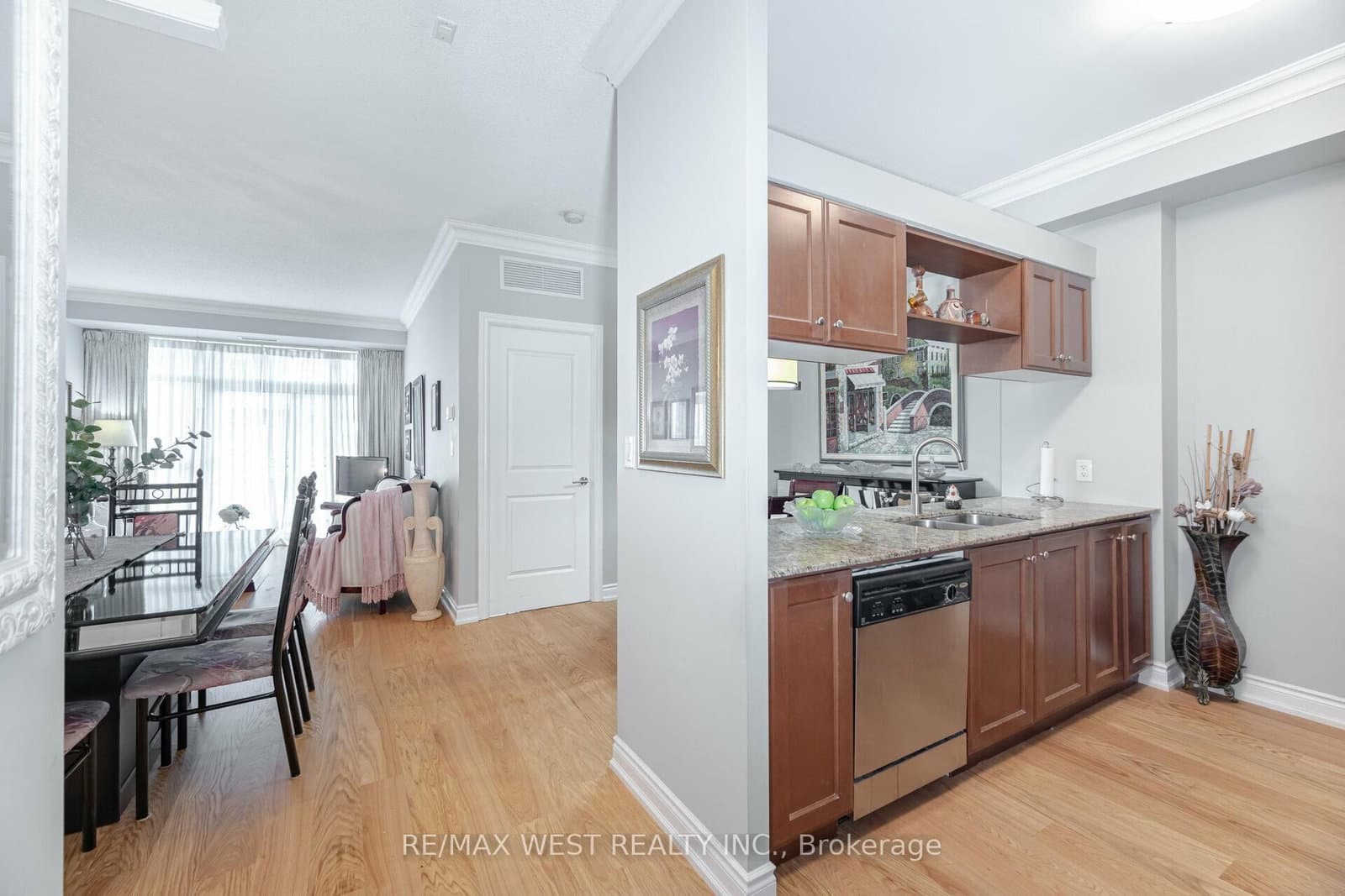281 Woodbridge Avenue, Unit 509 thumbnail 8