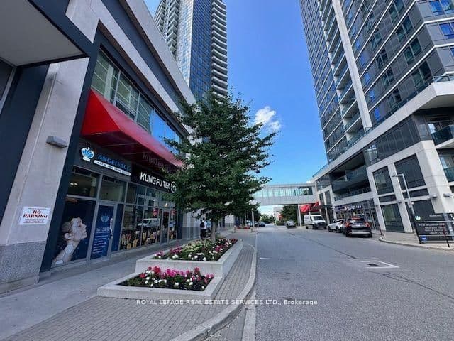 7163 Yonge Street, Unit 101 thumbnail 3