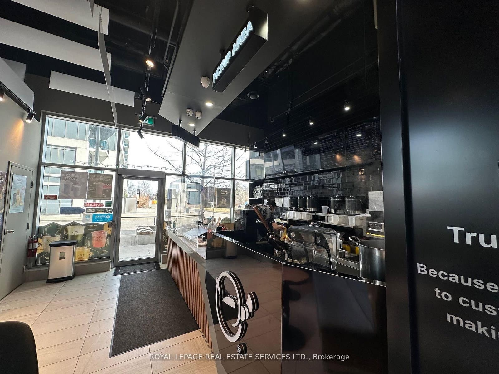 7163 Yonge Street, Unit 101 thumbnail 7