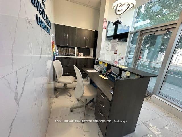 7163 Yonge Street, Unit 102 thumbnail 6