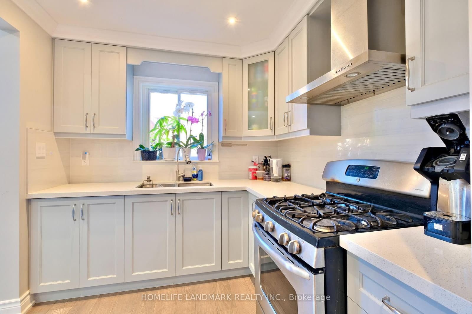 109 Tangmere Crescent thumbnail 10