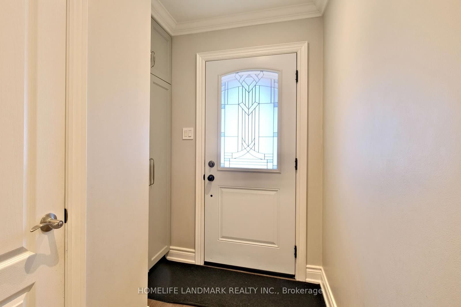 109 Tangmere Crescent thumbnail 3