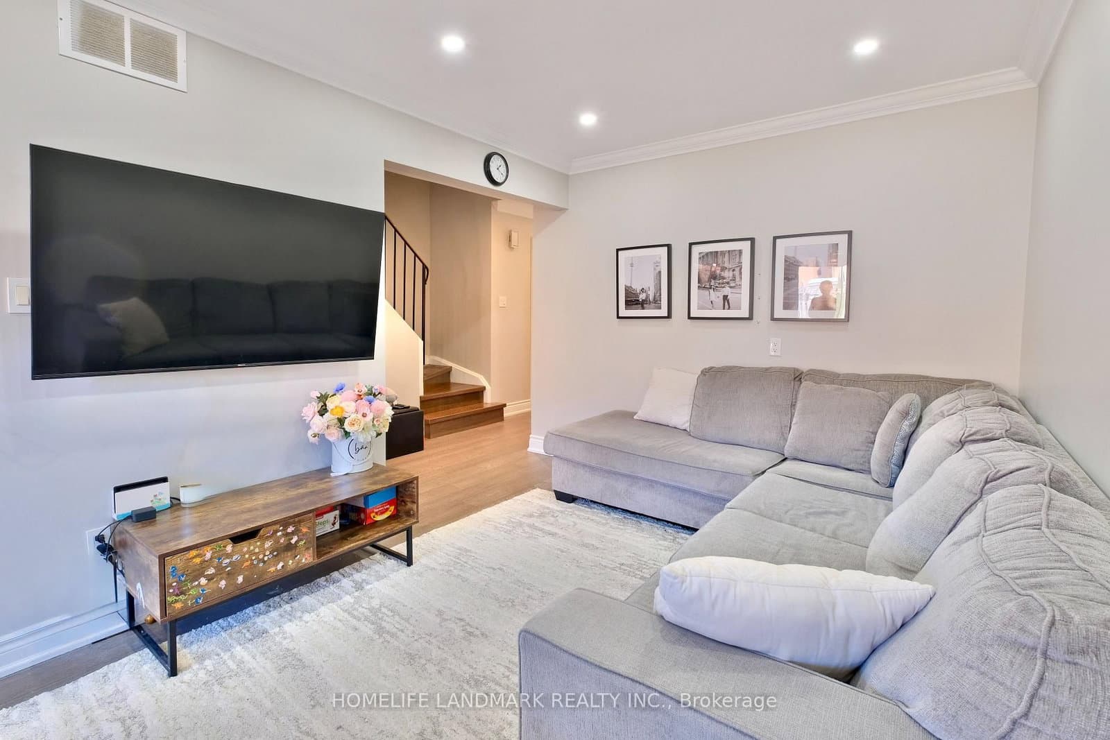 109 Tangmere Crescent thumbnail 7