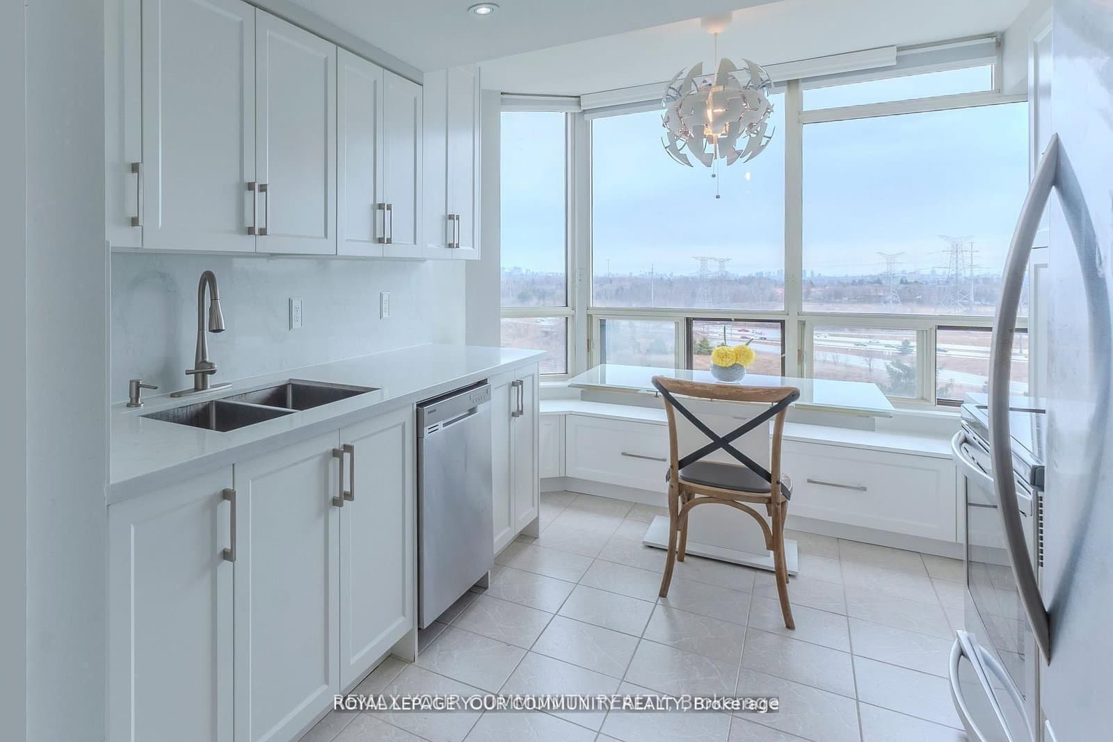 #1002 - 8501 Bayview Avenue