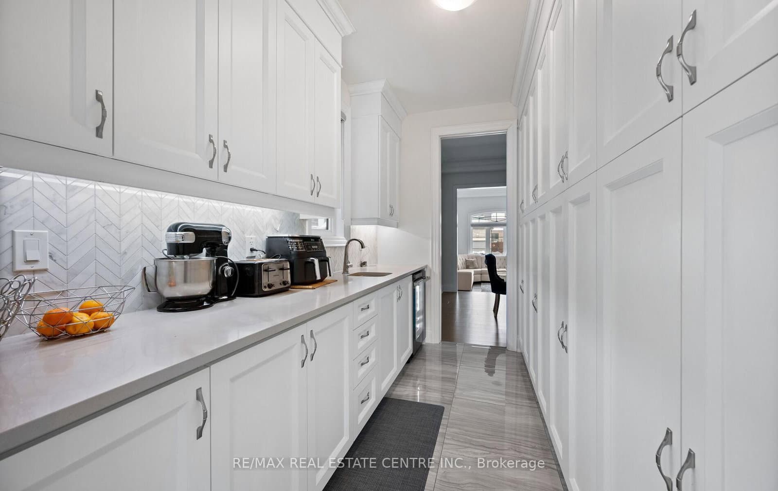 160 Wainfleet Crescent thumbnail 30