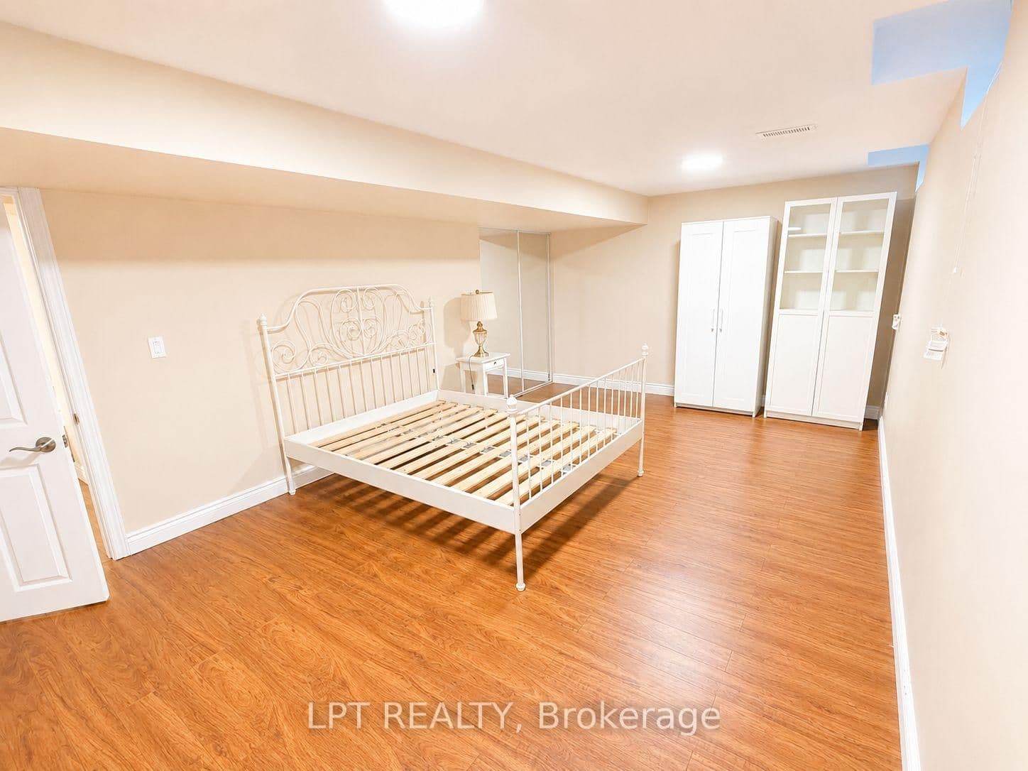 14 Hazelton Avenue, Unit Basement - Image 1