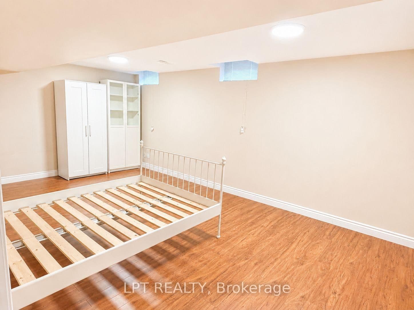 14 Hazelton Avenue, Unit Basement thumbnail 2