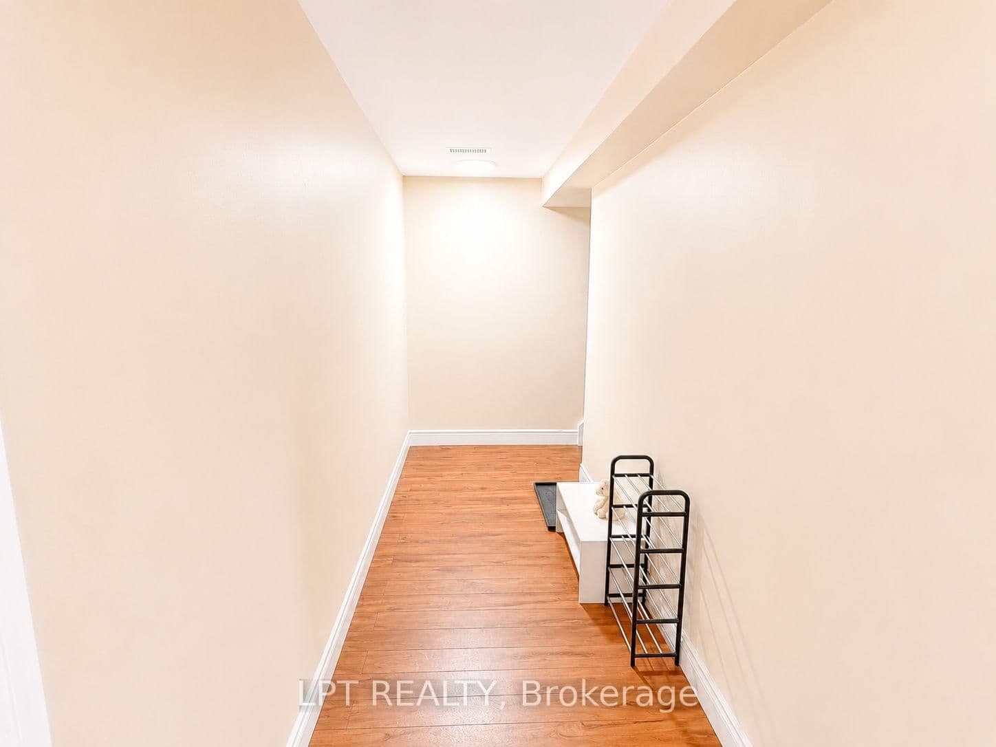 14 Hazelton Avenue, Unit Basement thumbnail 6