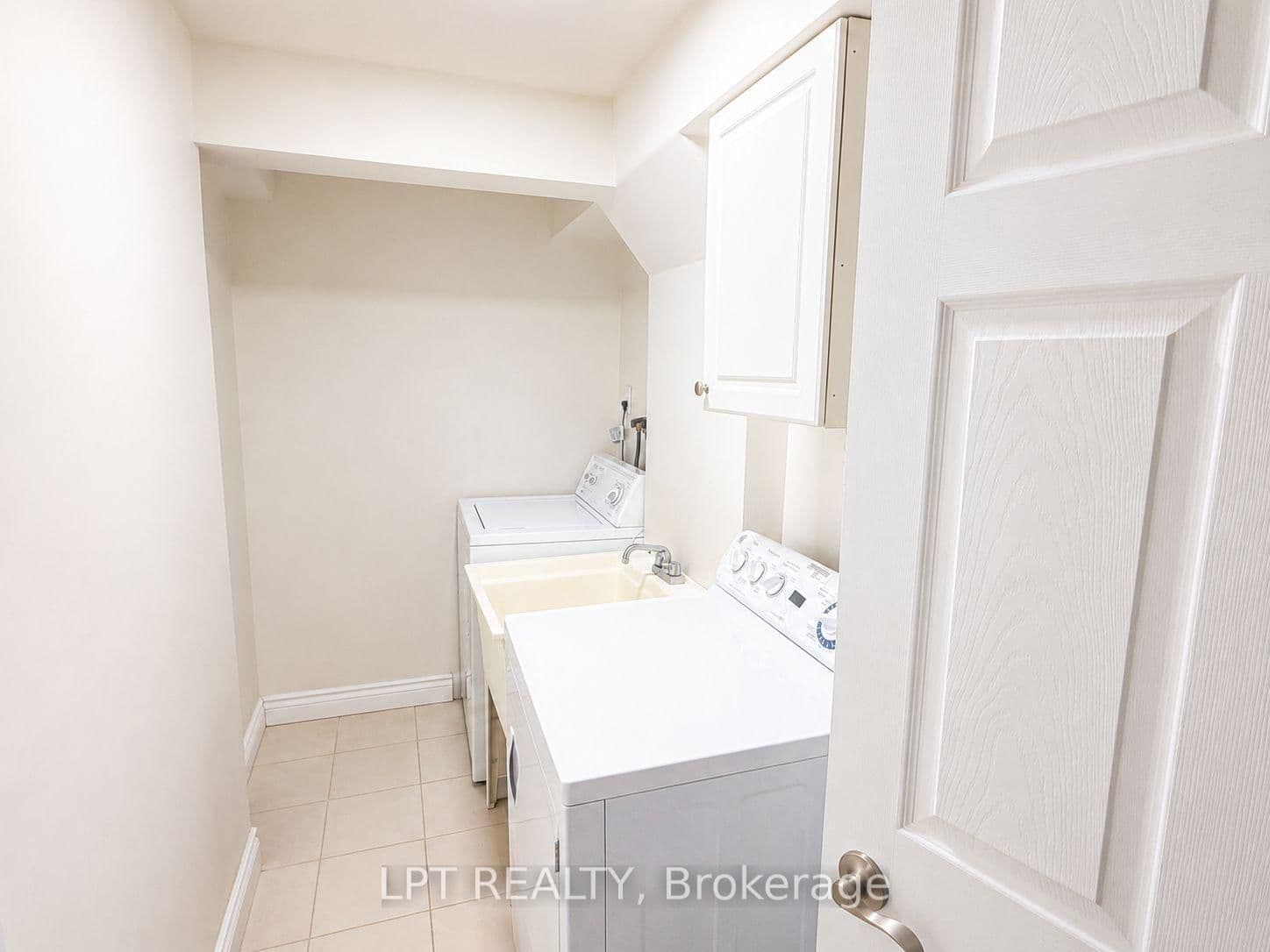 14 Hazelton Avenue, Unit Basement thumbnail 9