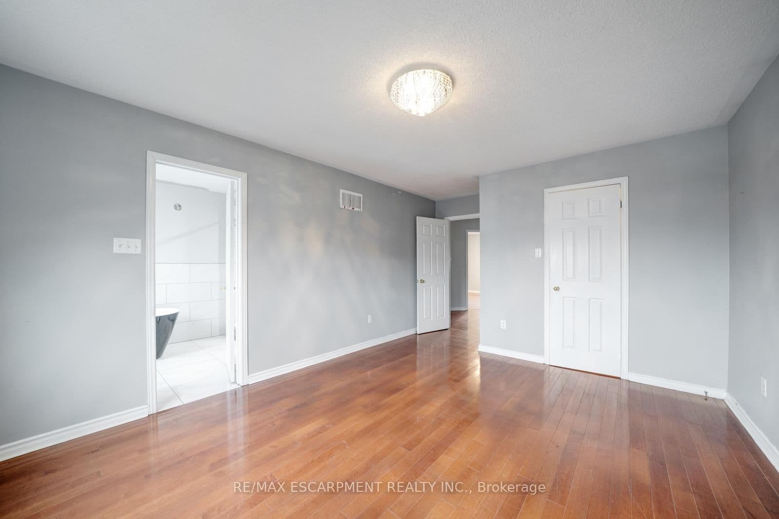 84 Andriana Crescent thumbnail 16