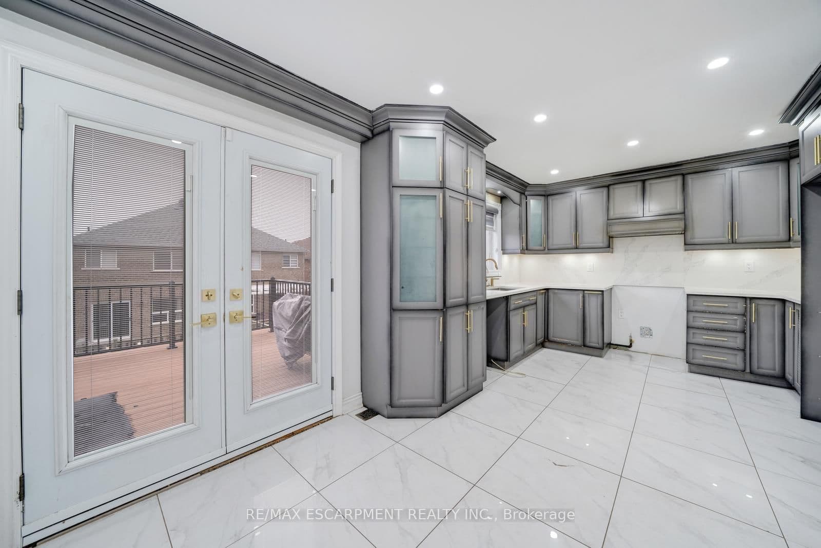 84 Andriana Crescent thumbnail 7