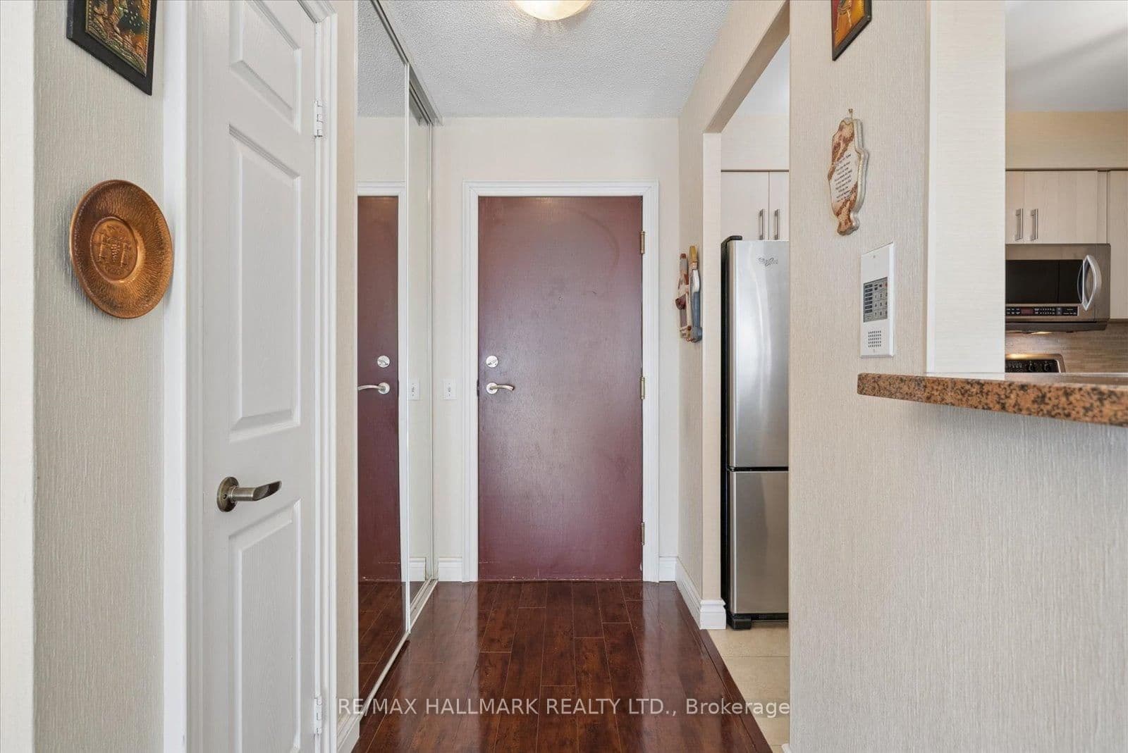 81 Townsgate Drive, Unit 512 thumbnail 2