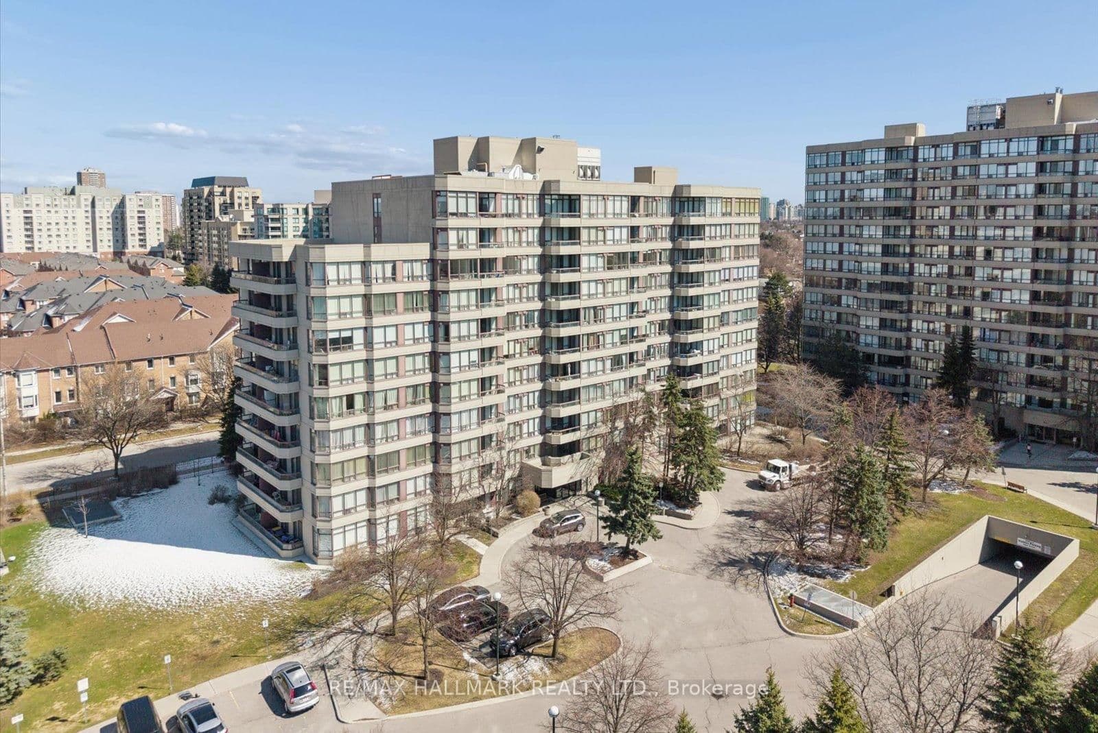 81 Townsgate Drive, Unit 512 thumbnail 44