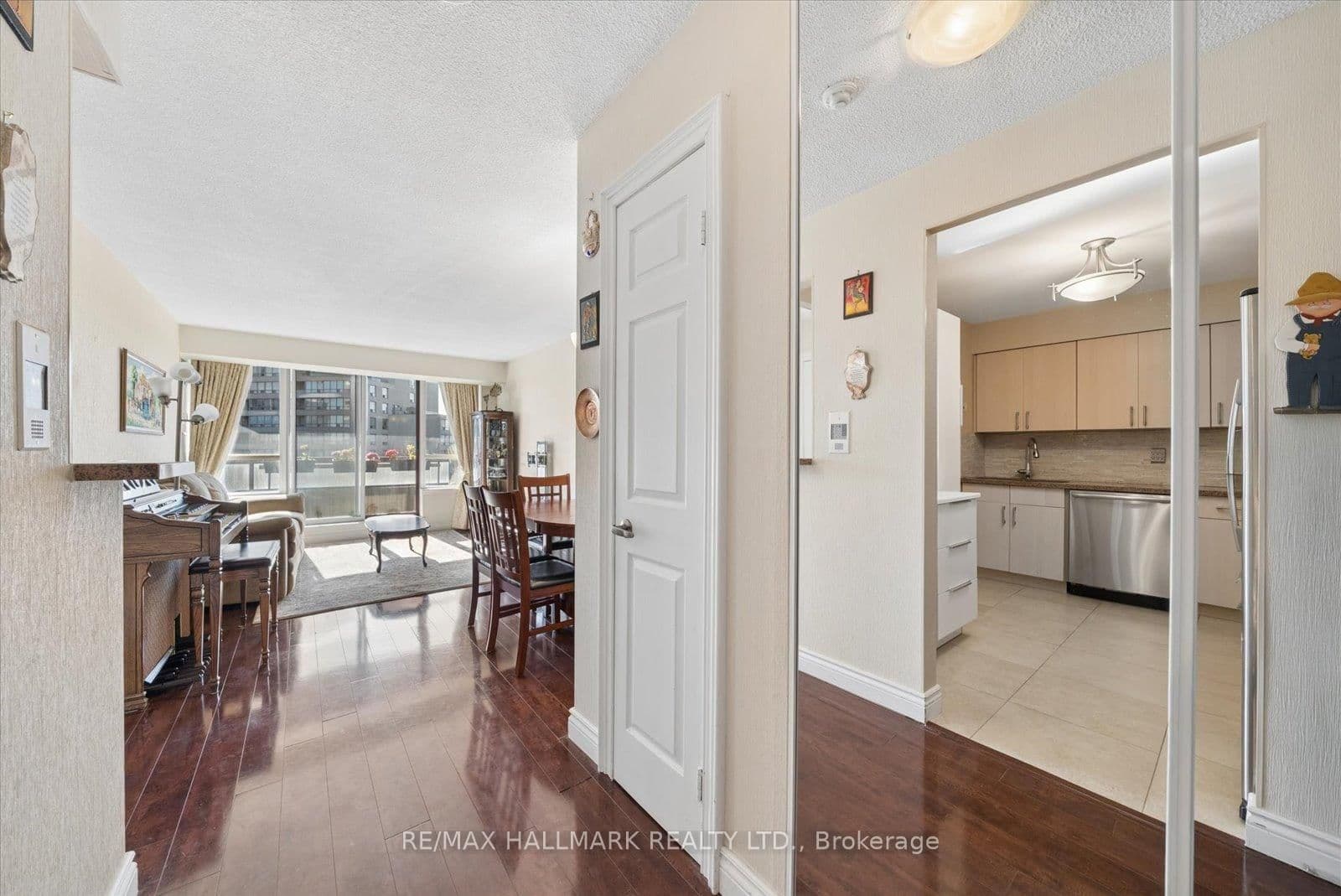 81 Townsgate Drive, Unit 512 thumbnail 5