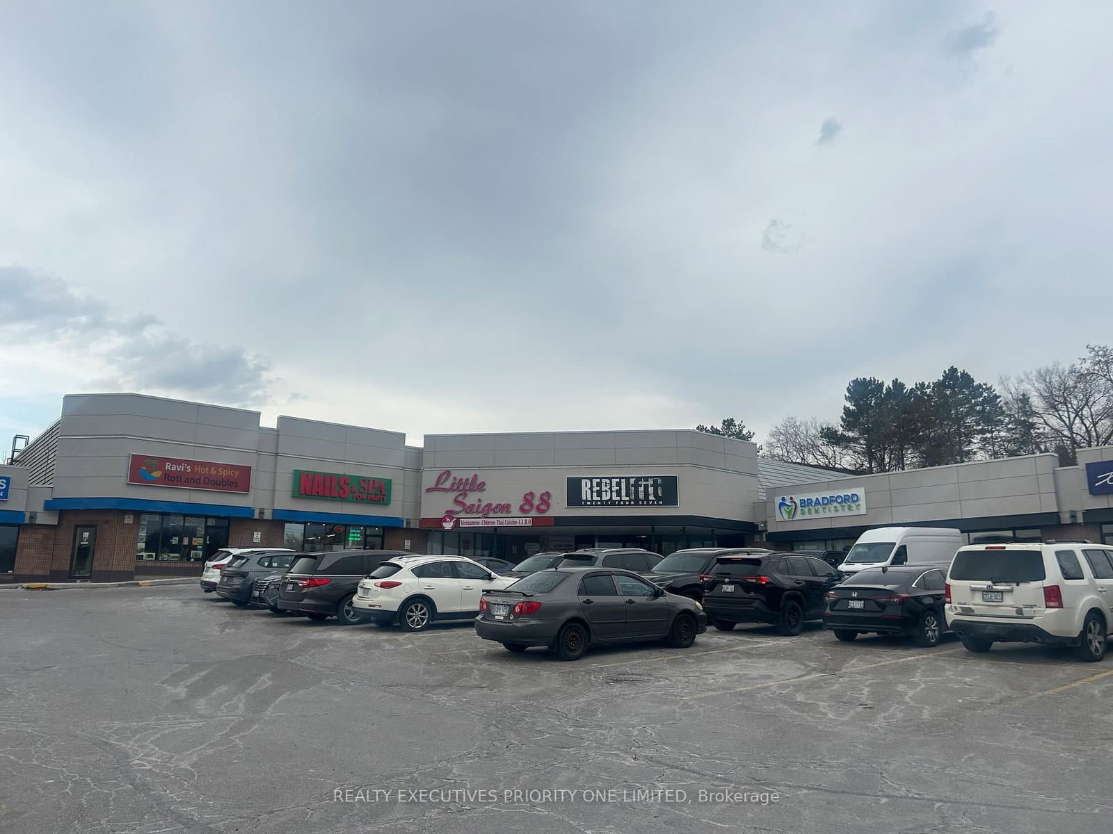 180 Holland Street W thumbnail 2