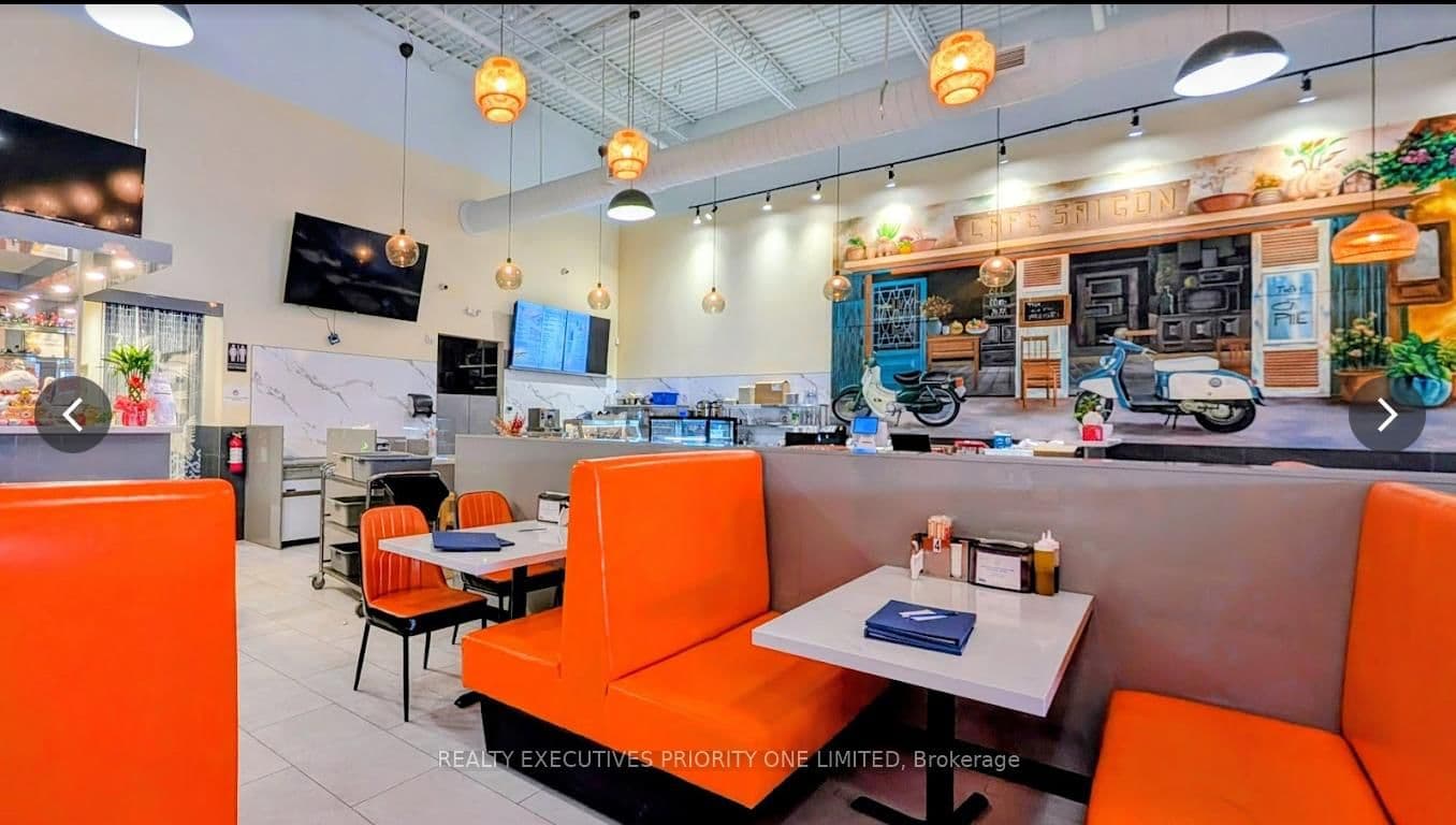 180 Holland Street W thumbnail 8