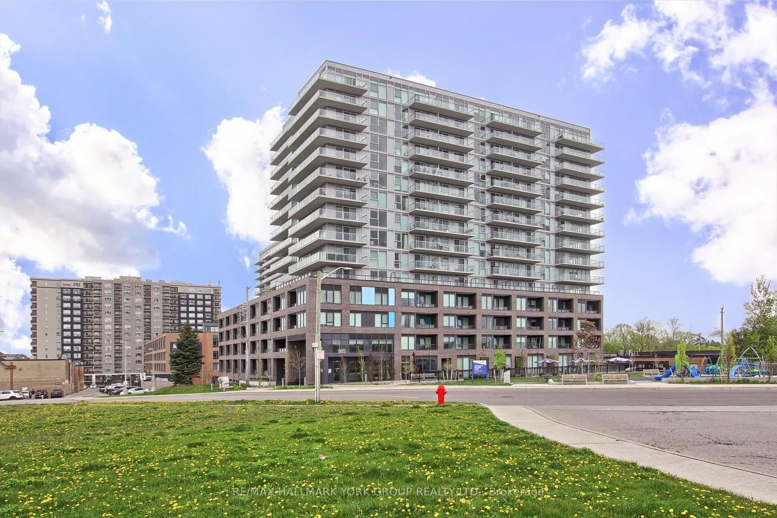 #419 - 185 Deerfield Road