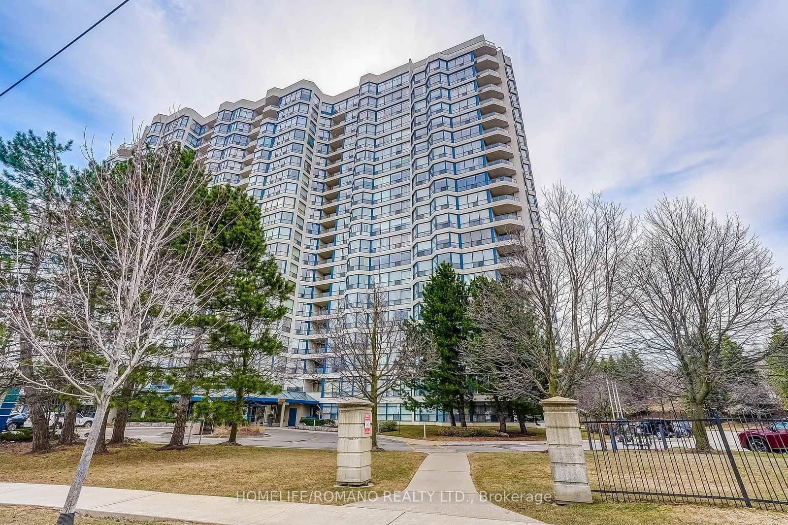 #508 - 1 Clark Avenue W
