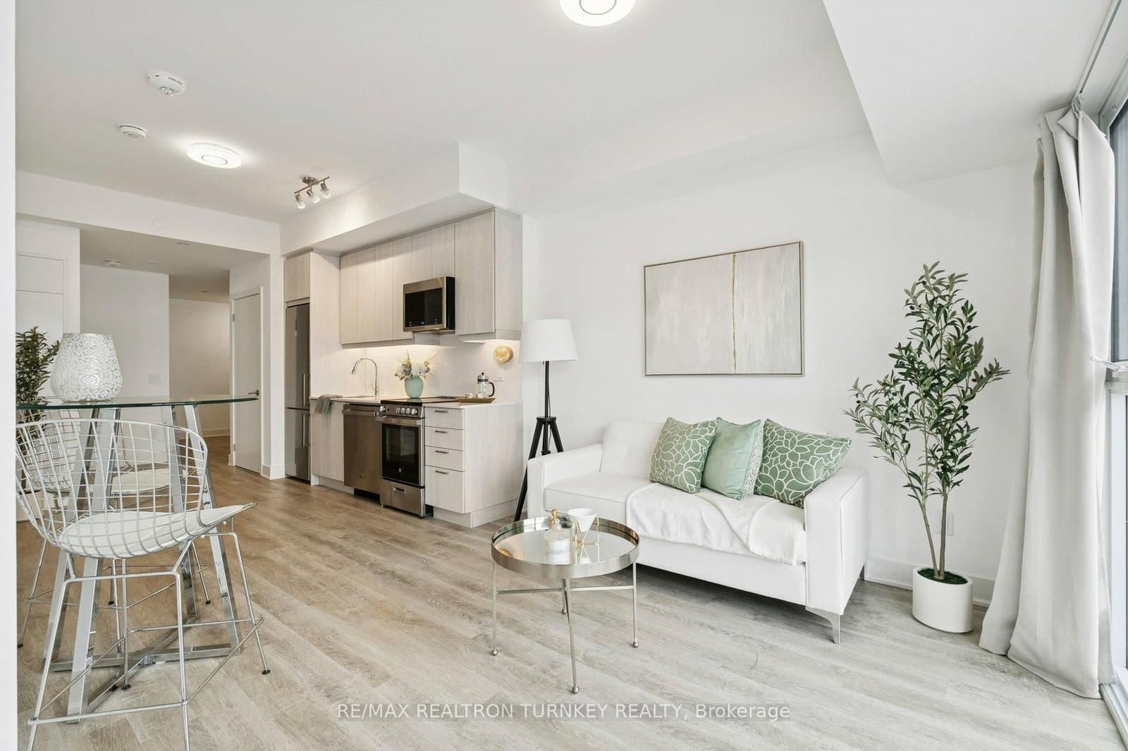 #018 - 185 Deerfield Road
