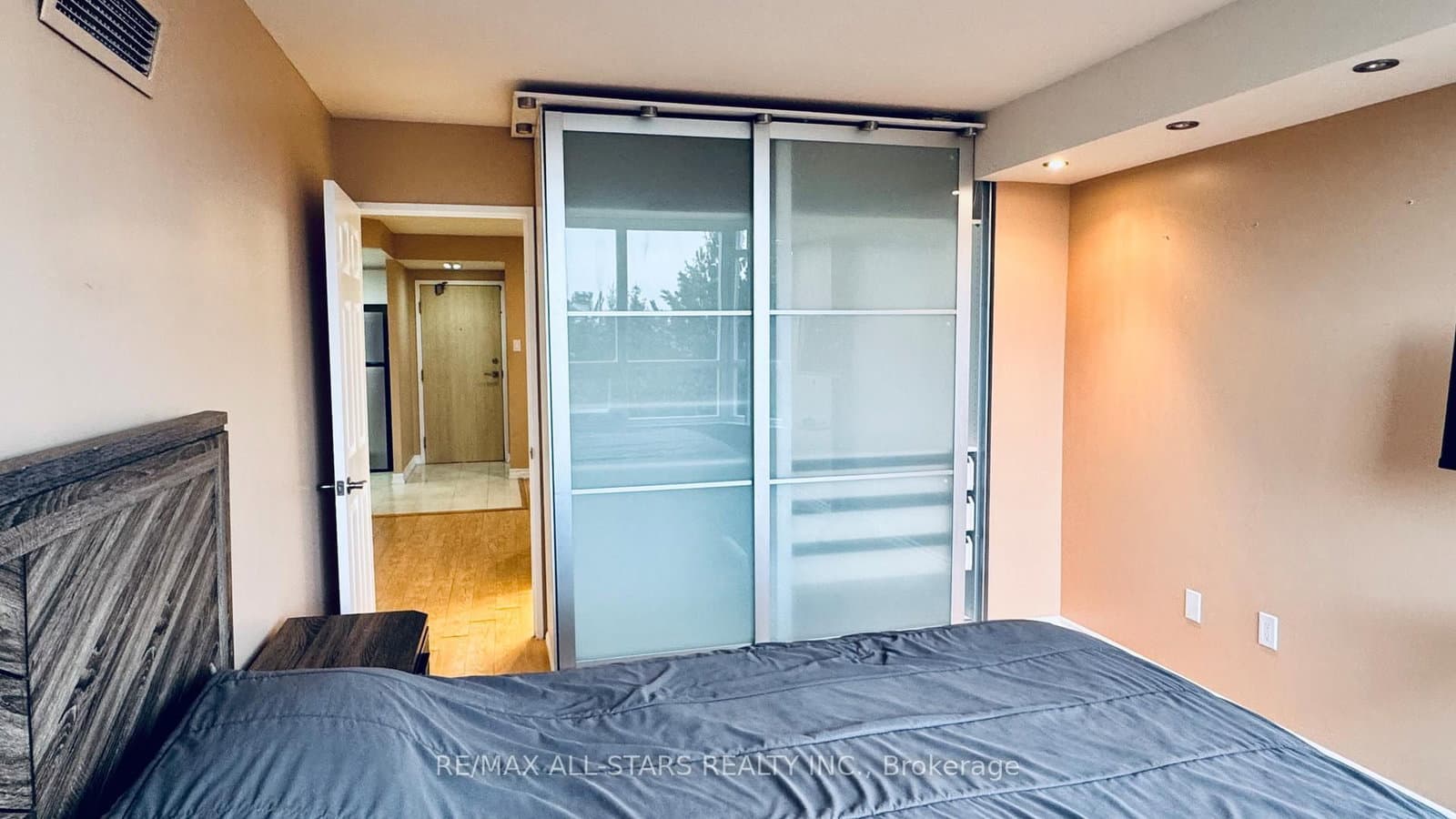 7601 Bathurst Street, Unit 402 thumbnail 10
