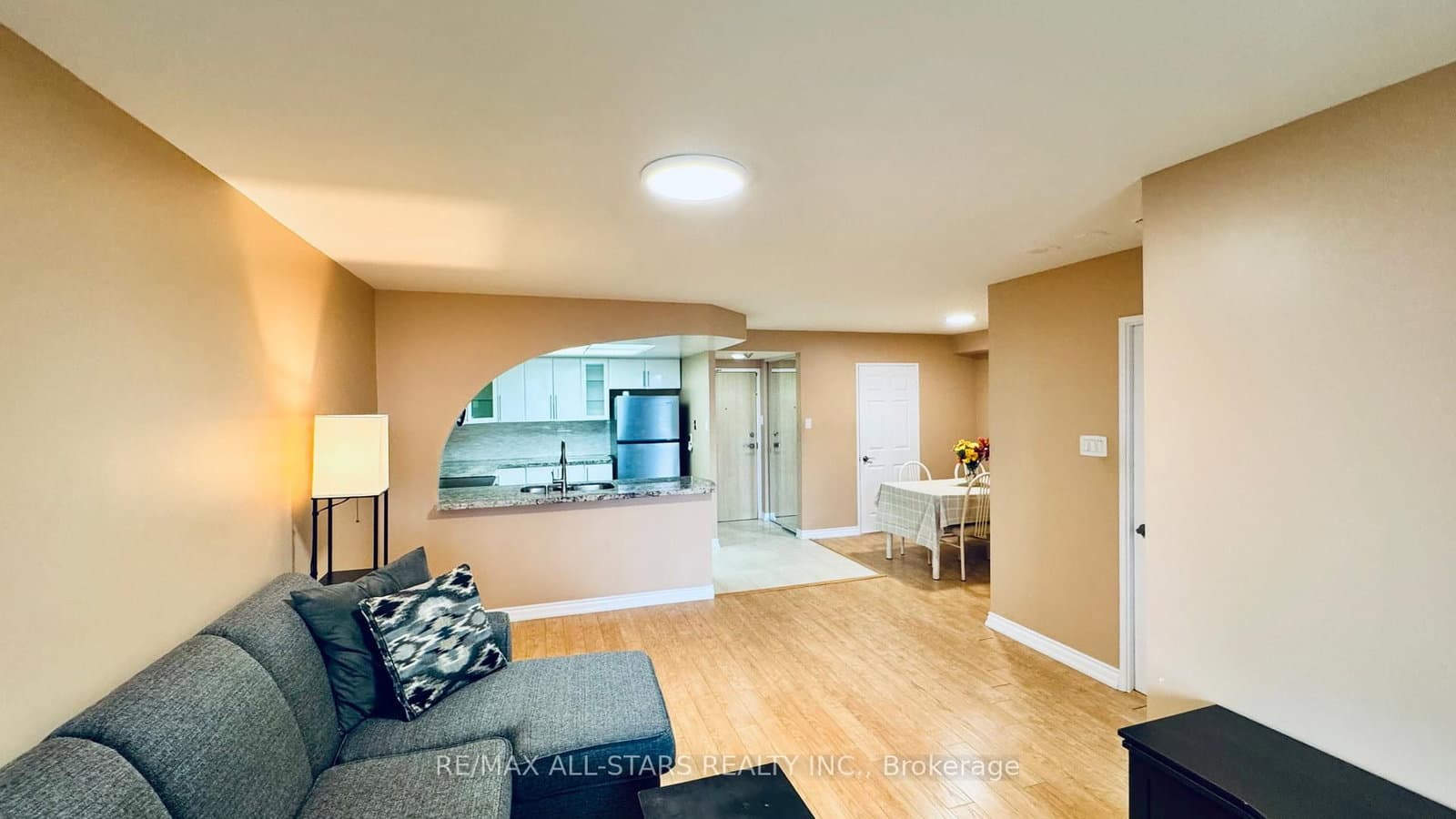 7601 Bathurst Street, Unit 402 thumbnail 15