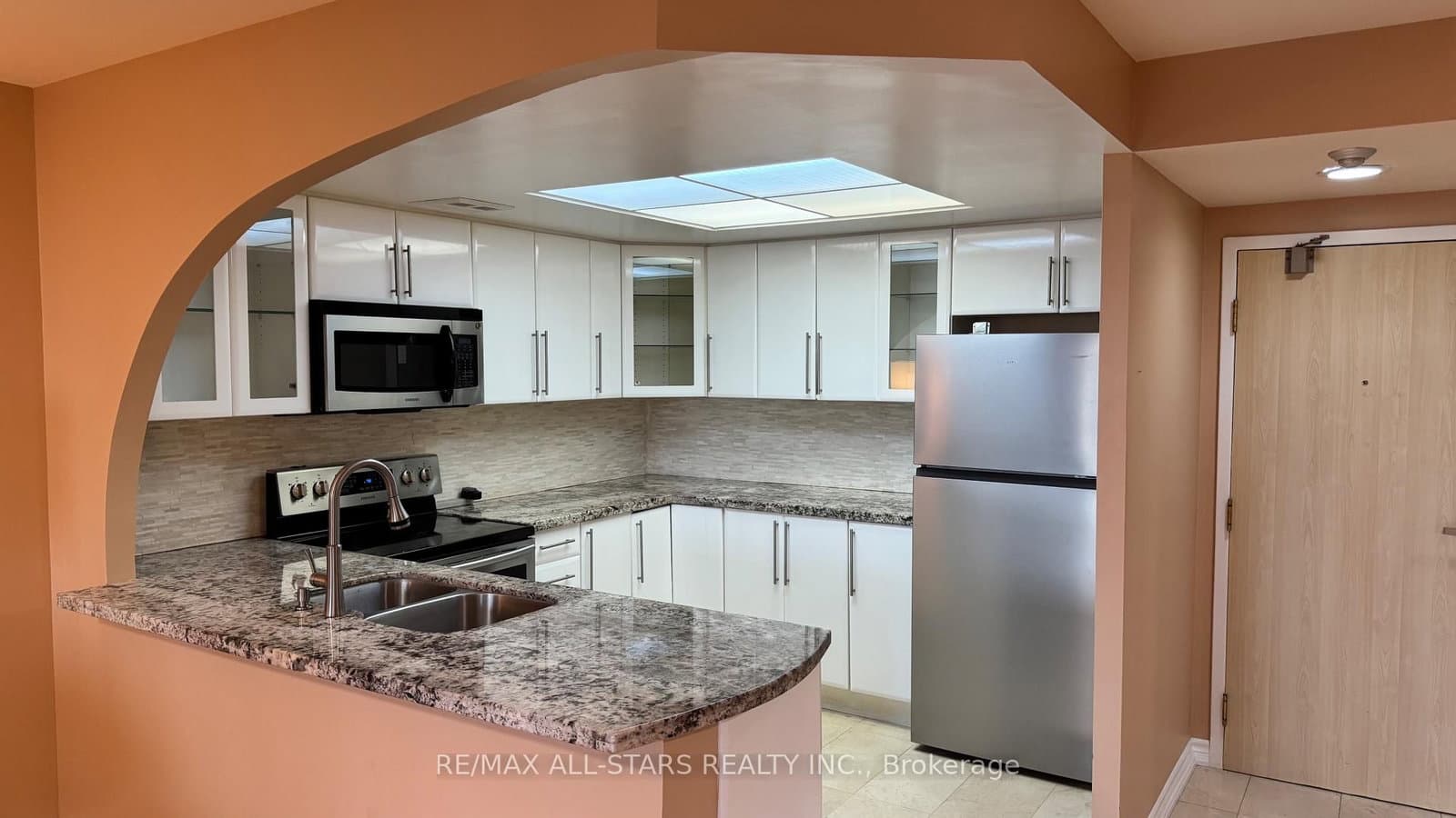 7601 Bathurst Street, Unit 402 thumbnail 4