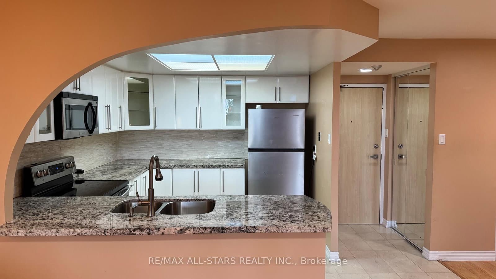 7601 Bathurst Street, Unit 402 thumbnail 5