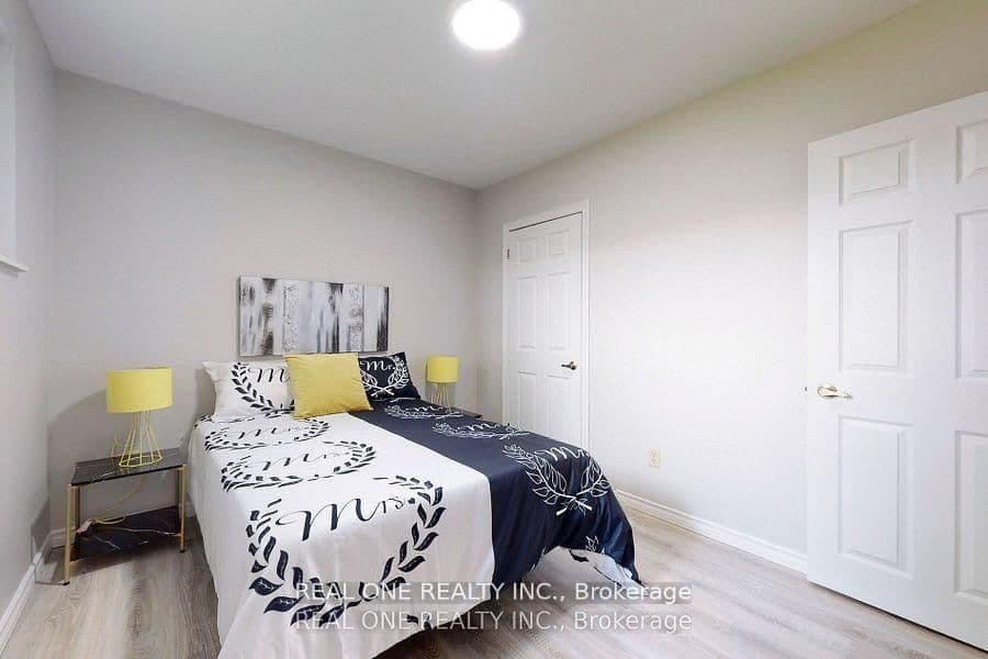 105 ( Main ) Aurora Heights Drive thumbnail 15