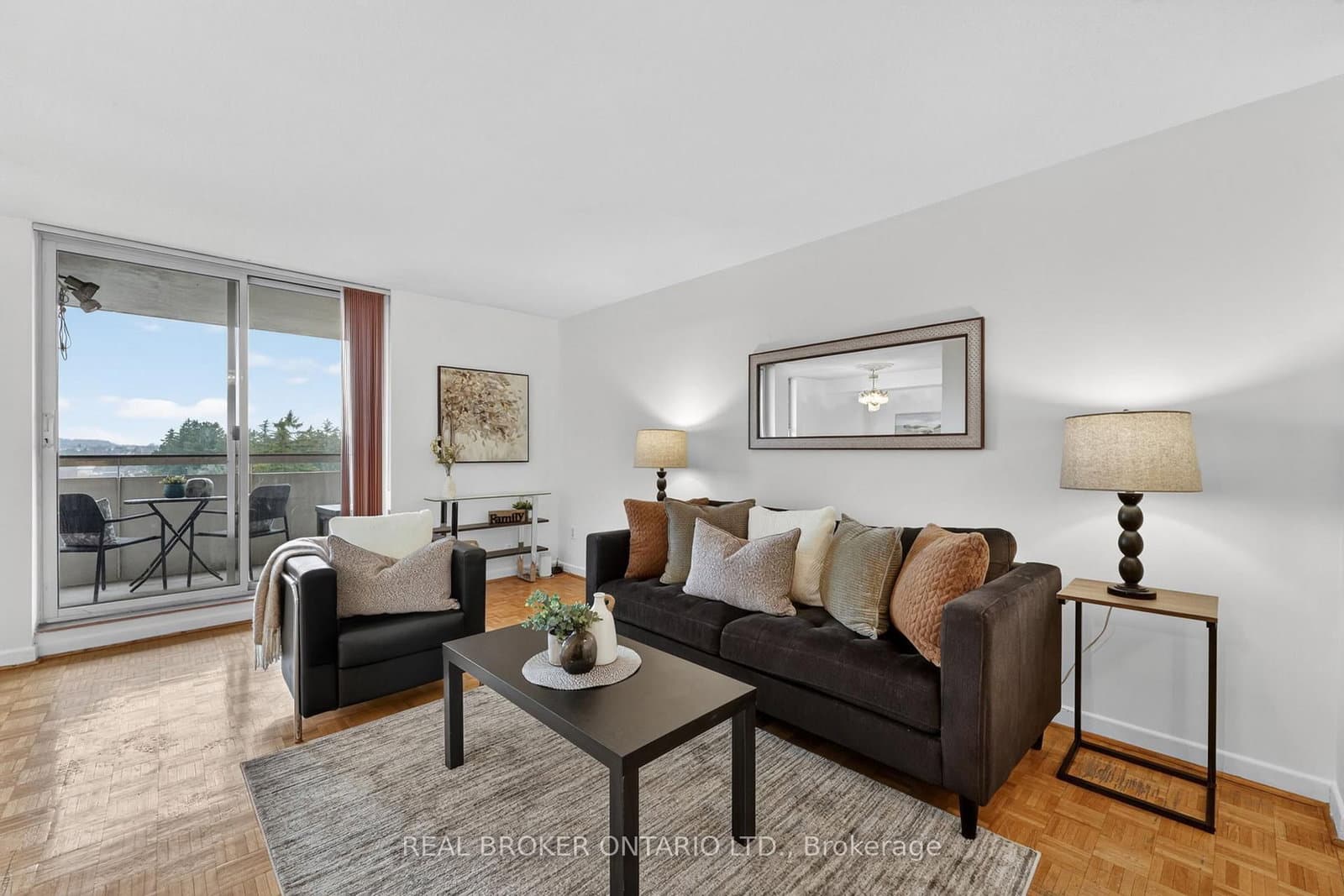 #901 - 80 Inverlochy Boulevard