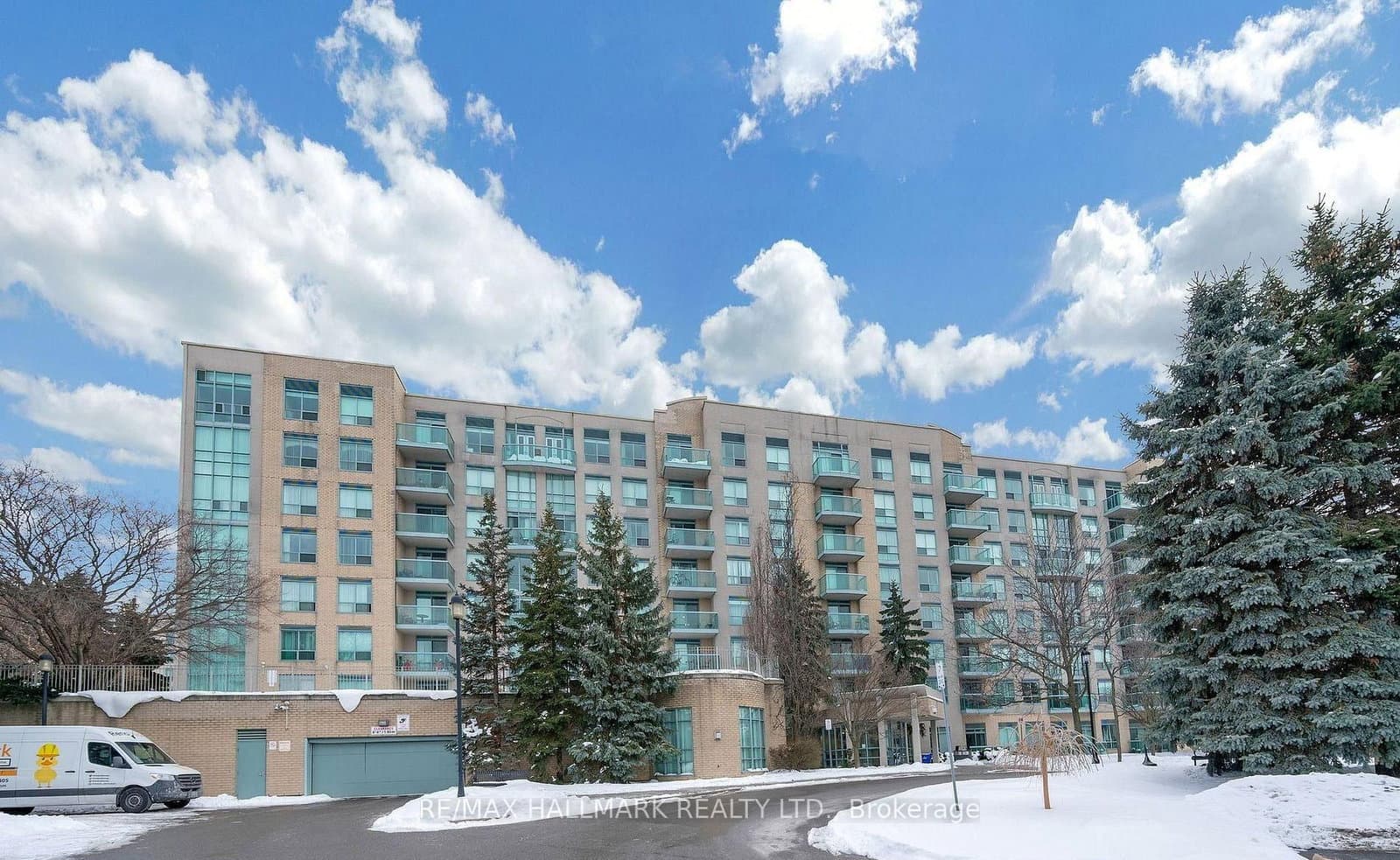 #215 - 3 Ellesmere Street