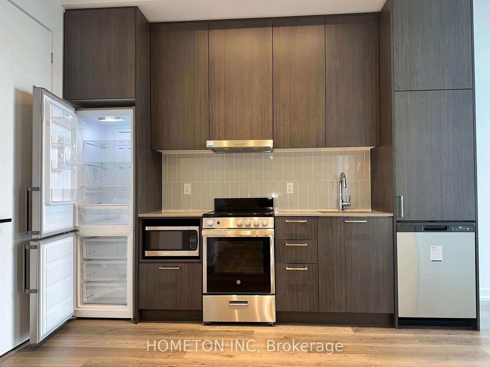 195 Commerce Street, Unit 2110