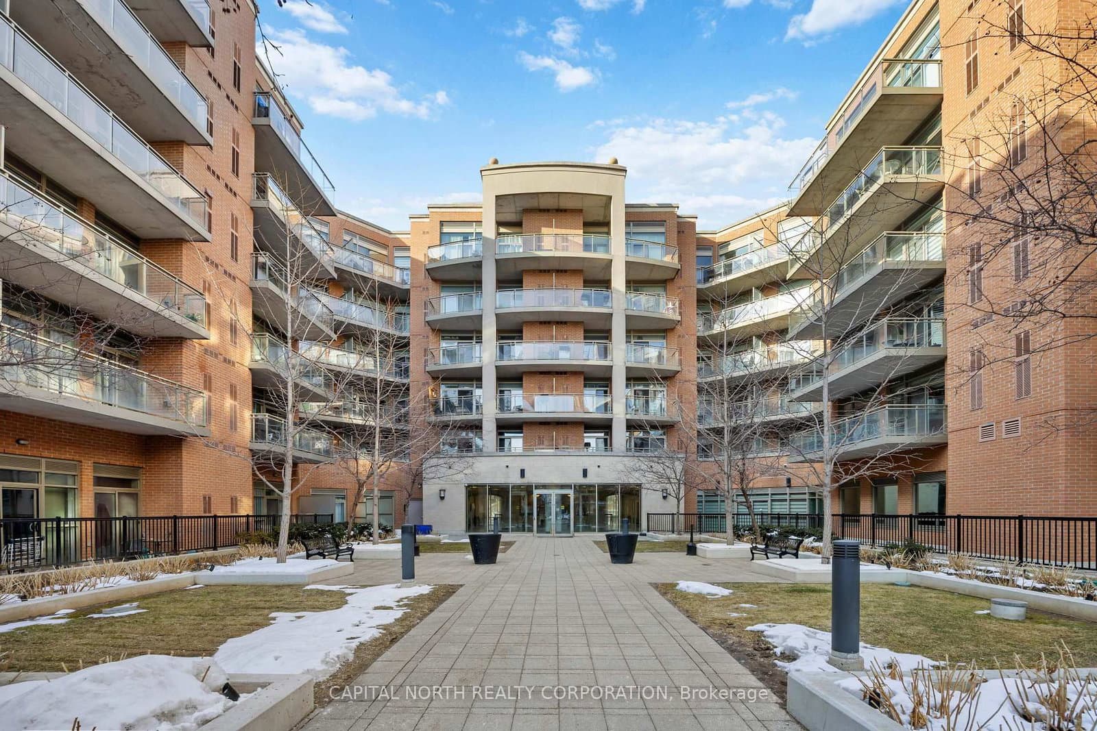 #242 - 281 Woodbridge Avenue