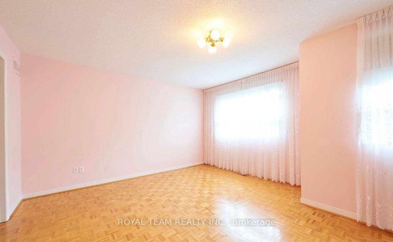 28 Oakmount Crescent thumbnail 5