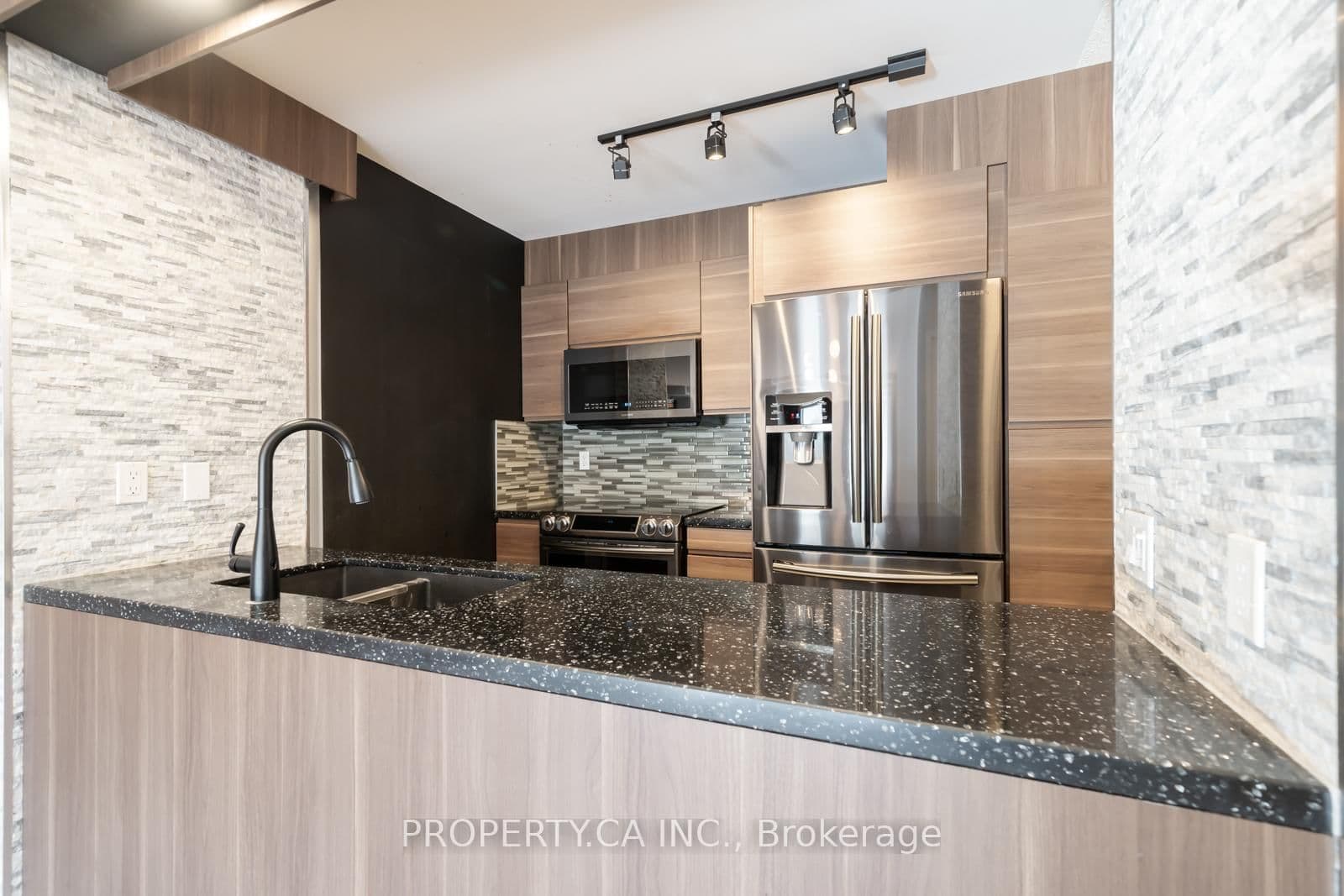 #303 - 399 South Park Road