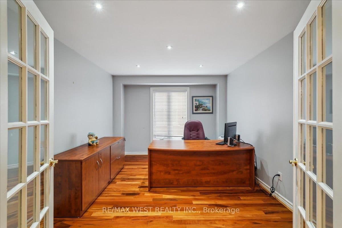 15 Brownlee Avenue thumbnail 14