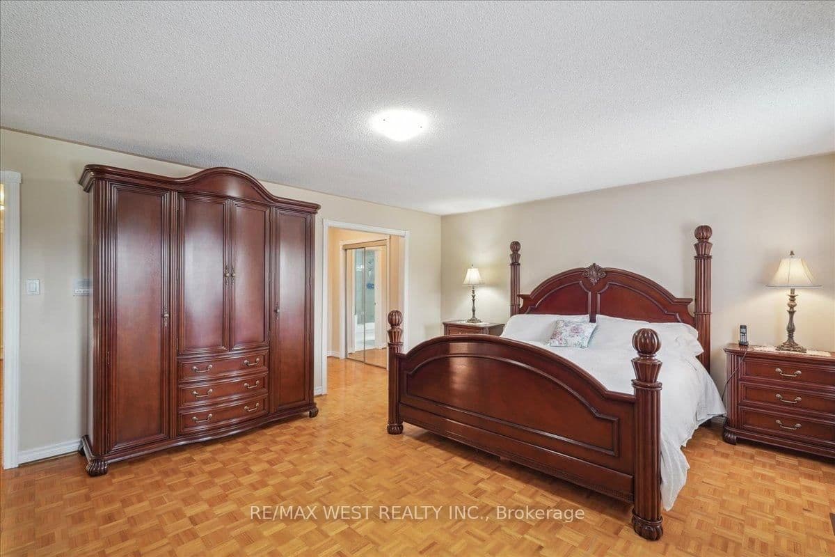 15 Brownlee Avenue thumbnail 17