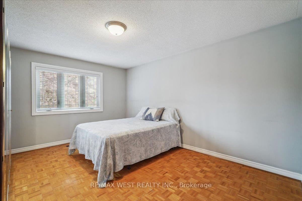 15 Brownlee Avenue thumbnail 19