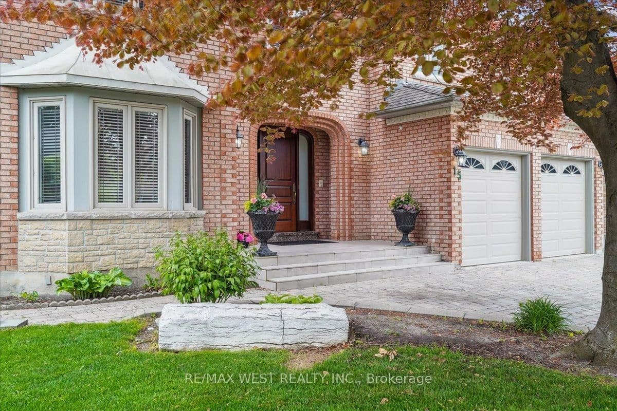15 Brownlee Avenue thumbnail 2