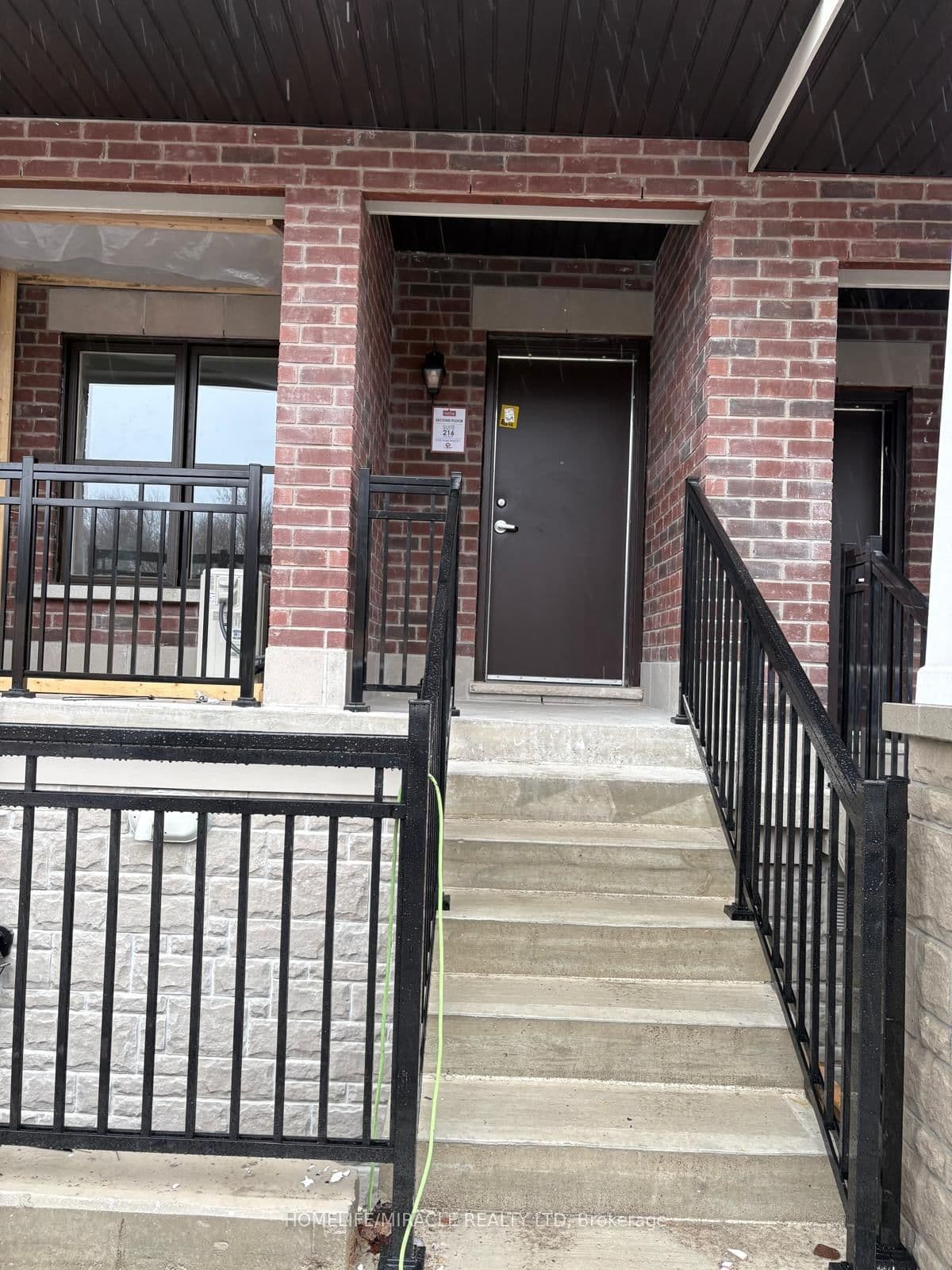 15100 Yonge Street, Unit 211